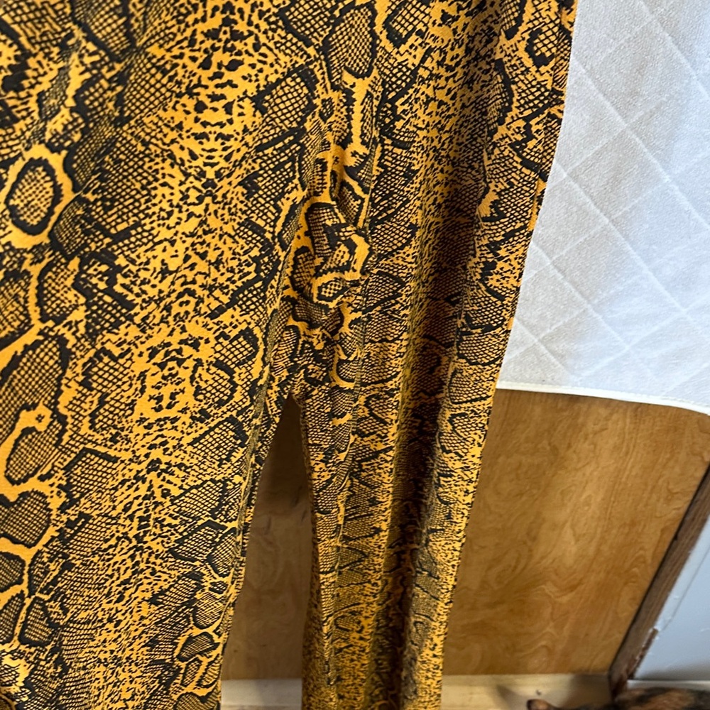 PrettyLittleThing Brown Snake Print Jumpsuit - Picture 2 of 5
